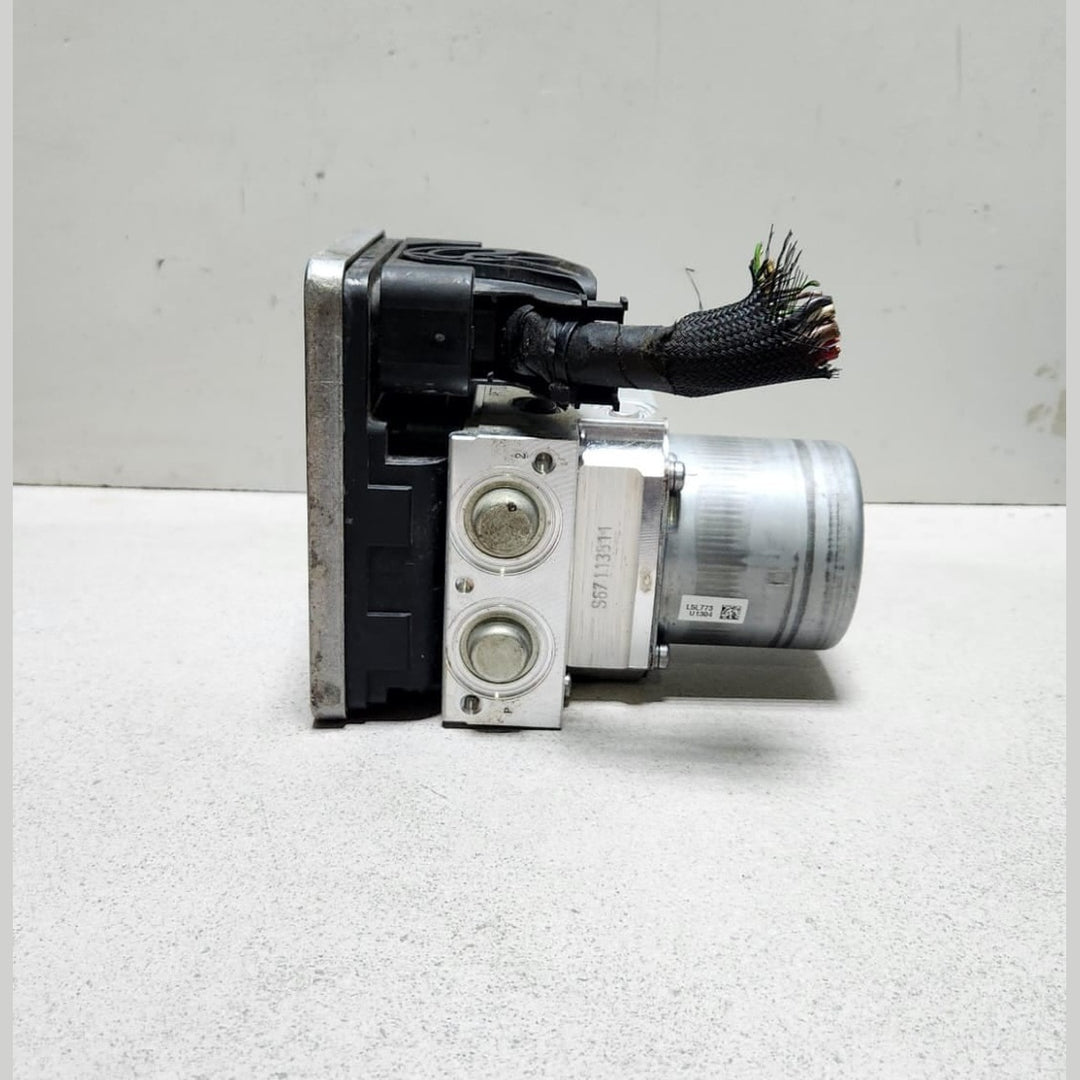 BMW 5 Series G30 G31 540i xDrive Abs Pump Module 6887497 OEM