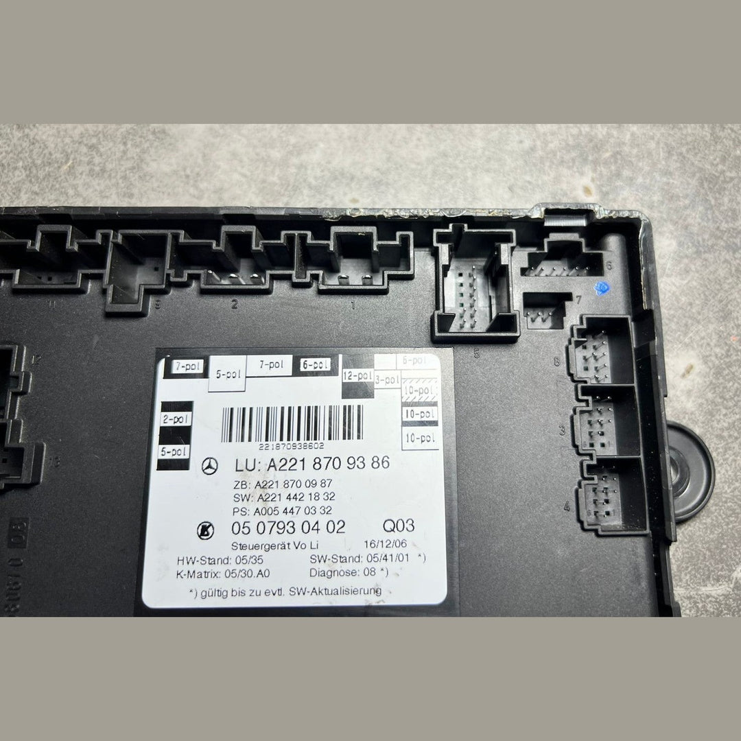 07-13 Mercedes W221 S-Class Front left Side Door Control Module A221 8709386 OEM