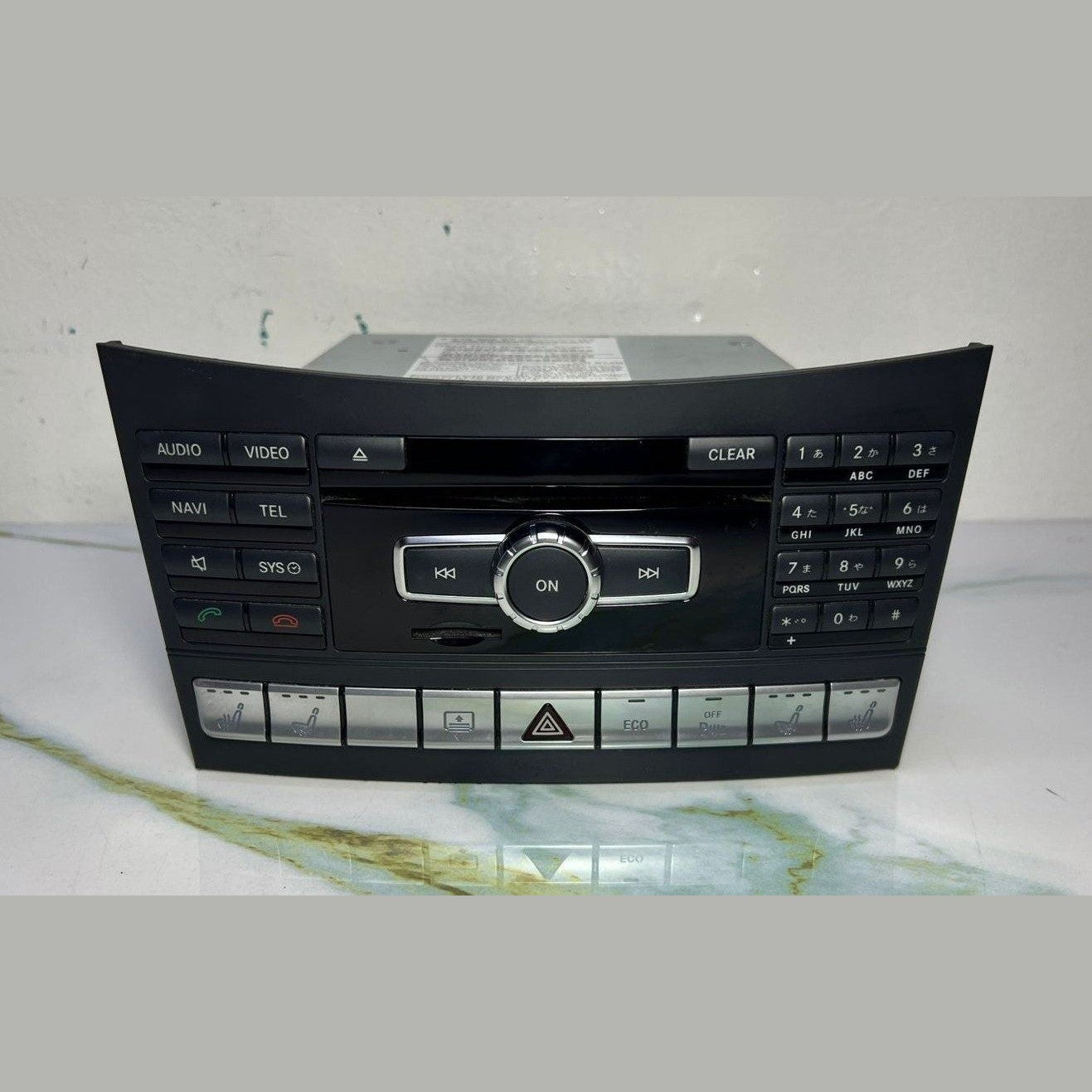 Mercedes-Benz w218 Radio Audio Head Unit CD Player  A 218 900 87 02 OEM