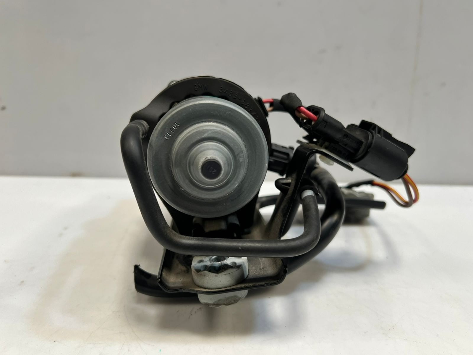 2018-2023 BMW 530e 3' G30 G20 XDRIVE 2.0L Brake Vacuum Pump 6880628 OEM