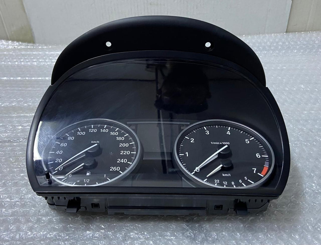 OEM BMW E90 E91 E92 E93 E84 Speedometer Instrument Cluster (KM/H) 9283809