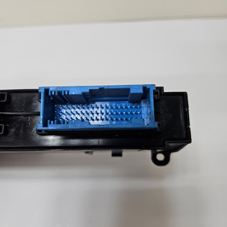 2011 BMW 535i 650i 528i Junction Box Electronics V6 9353417 OEM