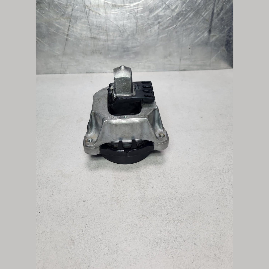 2018-2023 BMW M5 Engine Mount 6860458 M5 F90 7 Series G11 G12 M8 F91 F92 F93