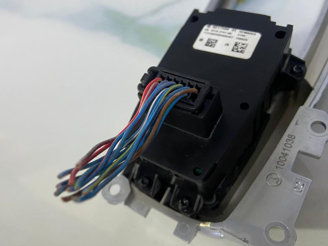 OEM BMW F10 F18 F12 F15 F26 X3 X4 Parking Brake / HILL HOLD Switch 9217594