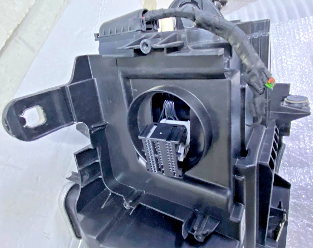 OEM BMW X2 F39 HEAD LIGHT LED ADAPTIVE RHD ECE RIGHT SIDE 7420442 Without module