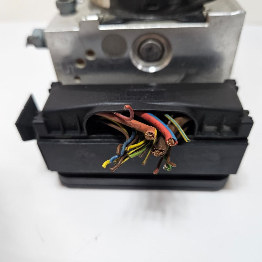 2012 BMW 3 Series F30 328i Abs Anti-Lock Brake Pump Control Module Unit 6857324
