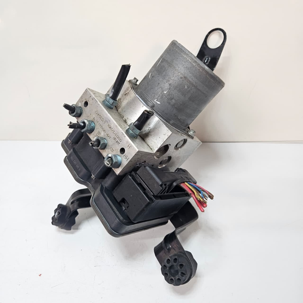 2014-2018 BMW X5 F15 X6 F16 ABS Pump Control Module 6866243
