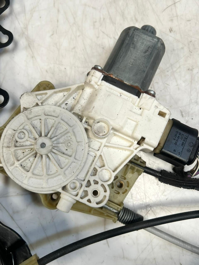 2012 BMW Z4 E89 sDrive 20I Window REGULATOR Motor Front Left 6952085 OEM