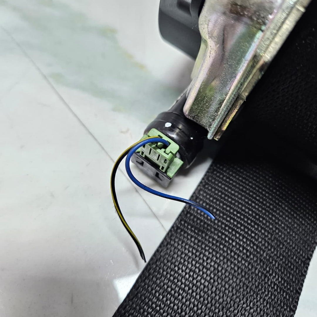 2018-2022 BMW X1 F48 X2 F39 Front Right Seat Belt 7401714