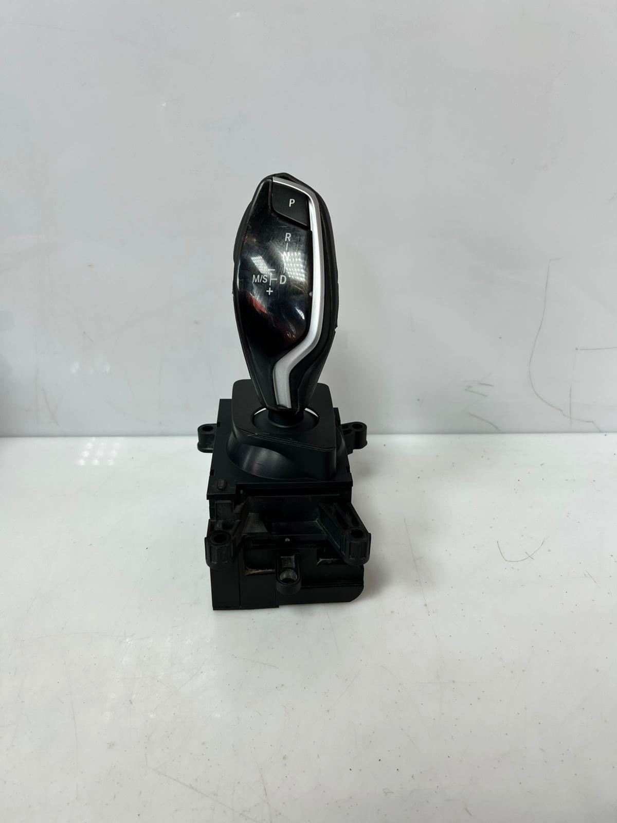2020-2022 BMW 740i 7 Series G11 and G12 Gear Selector Switch 9458747 OEM