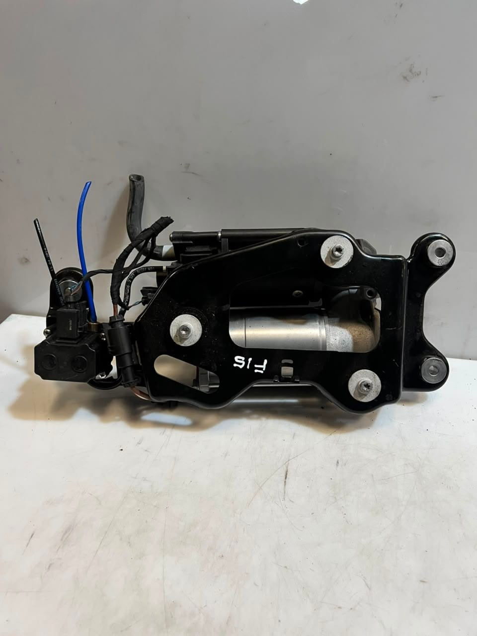 2015-2019 BMW X5 F15 F85 X6 F16 F86 Air Suspension Compressor Motor 6875177 OEM