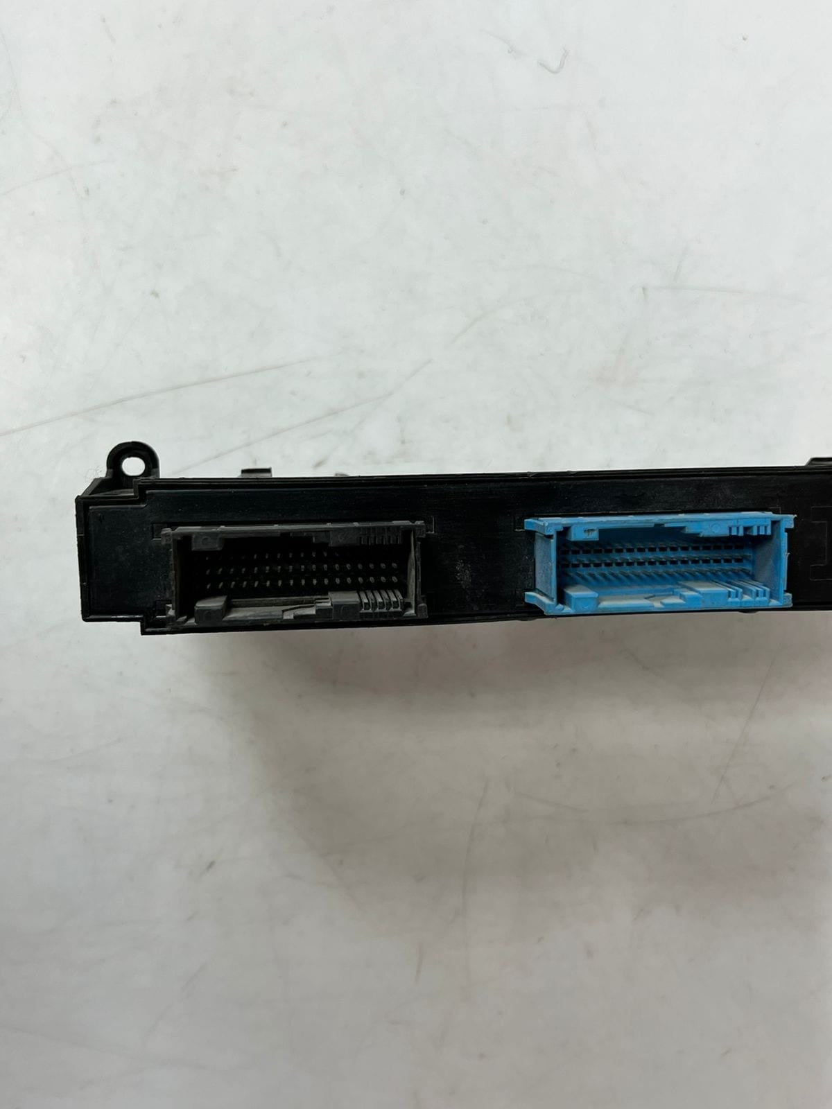 2007-2008 BMW E90 E91 E92 E93 BODY CONTROL MODULE Junction box 2 9176880 
