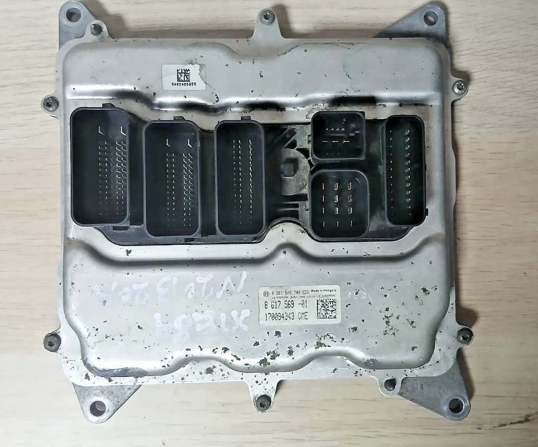 BMW X1 E84 N20 Engine ECU DME CAS3 Key Set Manual OEM 8617569