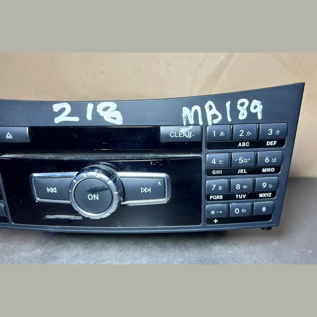 Mercedes W218 Navigation Command Radio Audio Head Unit CD Player A218 9008702