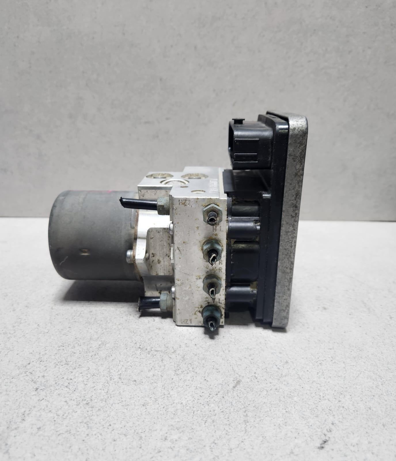 2017-2020 BMW 540i Abs Pump Control Module Unit 6893768 530i  M550i and X3 G01