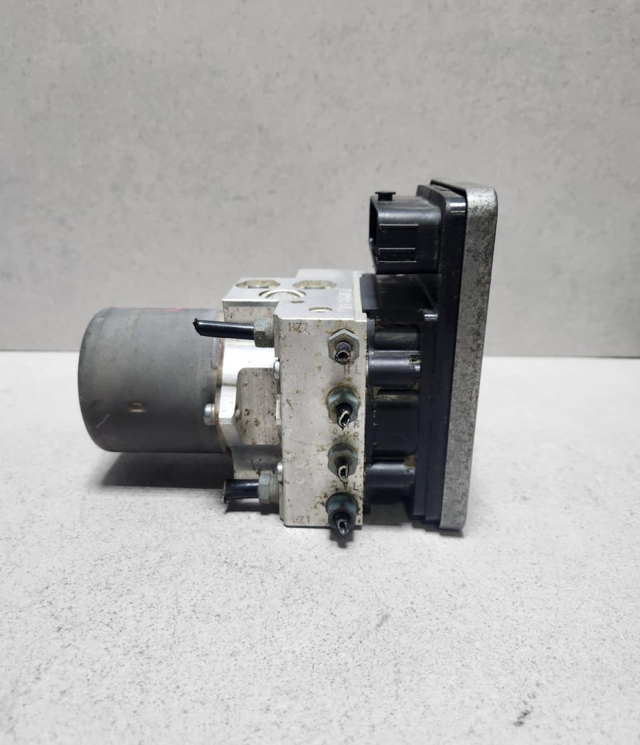 2017-2020 BMW 540i Abs Pump Control Module Unit 6893768 530i  M550i and X3 G01