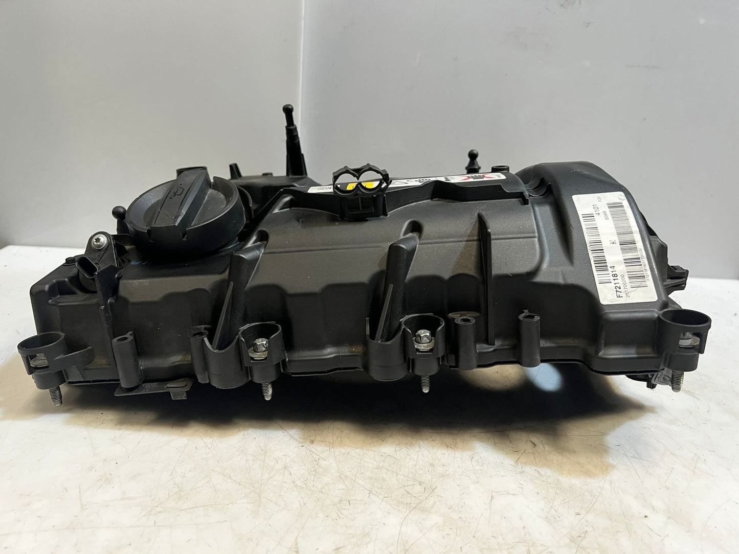 BMW Cylinder Head Cover 7611277