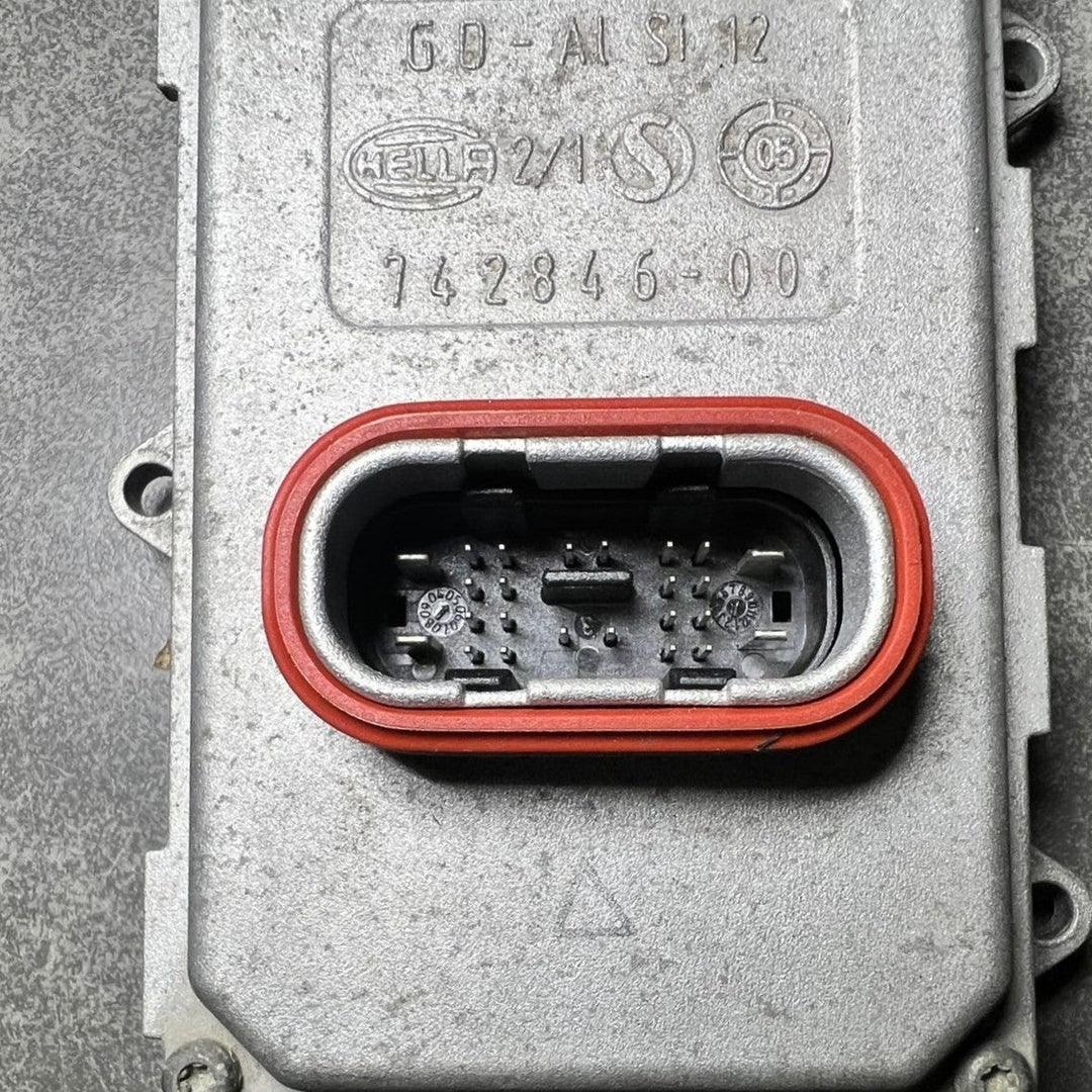 Mercedes W212 W204 Xenon Light Headlight Control Module Unit A002 8206026 OEM