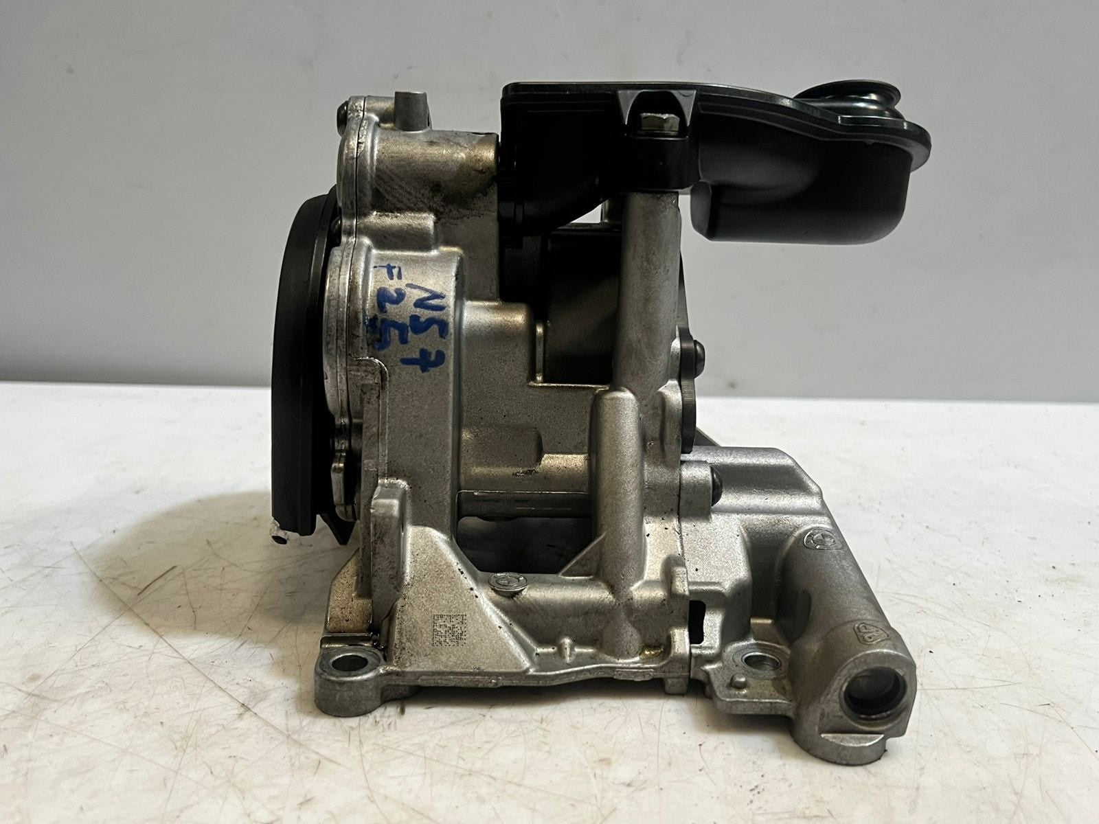 BMW  3 Series E90, X5 E70 X6 E71 N57D30A 3.0D Oil Pump 7805316 OEM