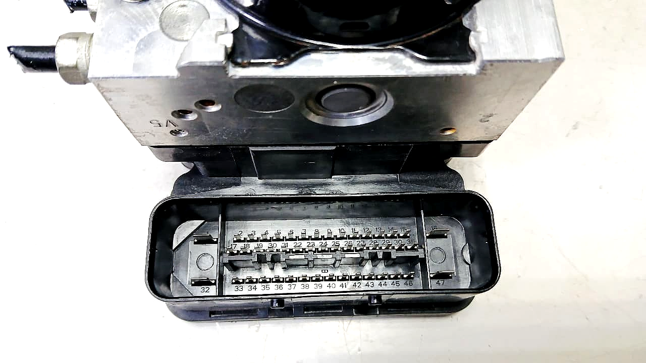 BMW M3  E90 E92 E93 ABS DSC Pump Unit Module 7844739