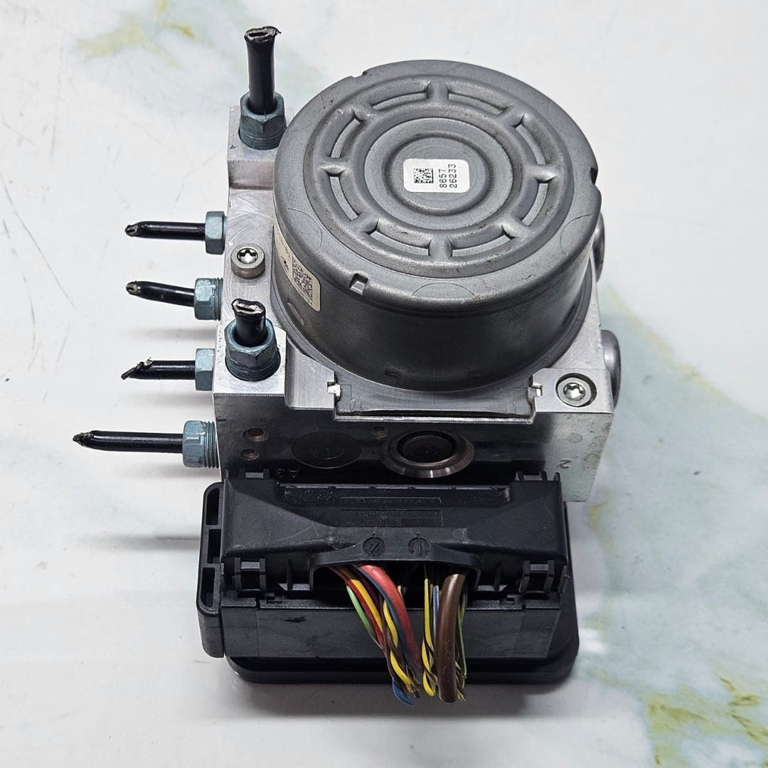 2014 BMW 328i Anti-Lock Brake ABS Pump Control Unit Module 6868319