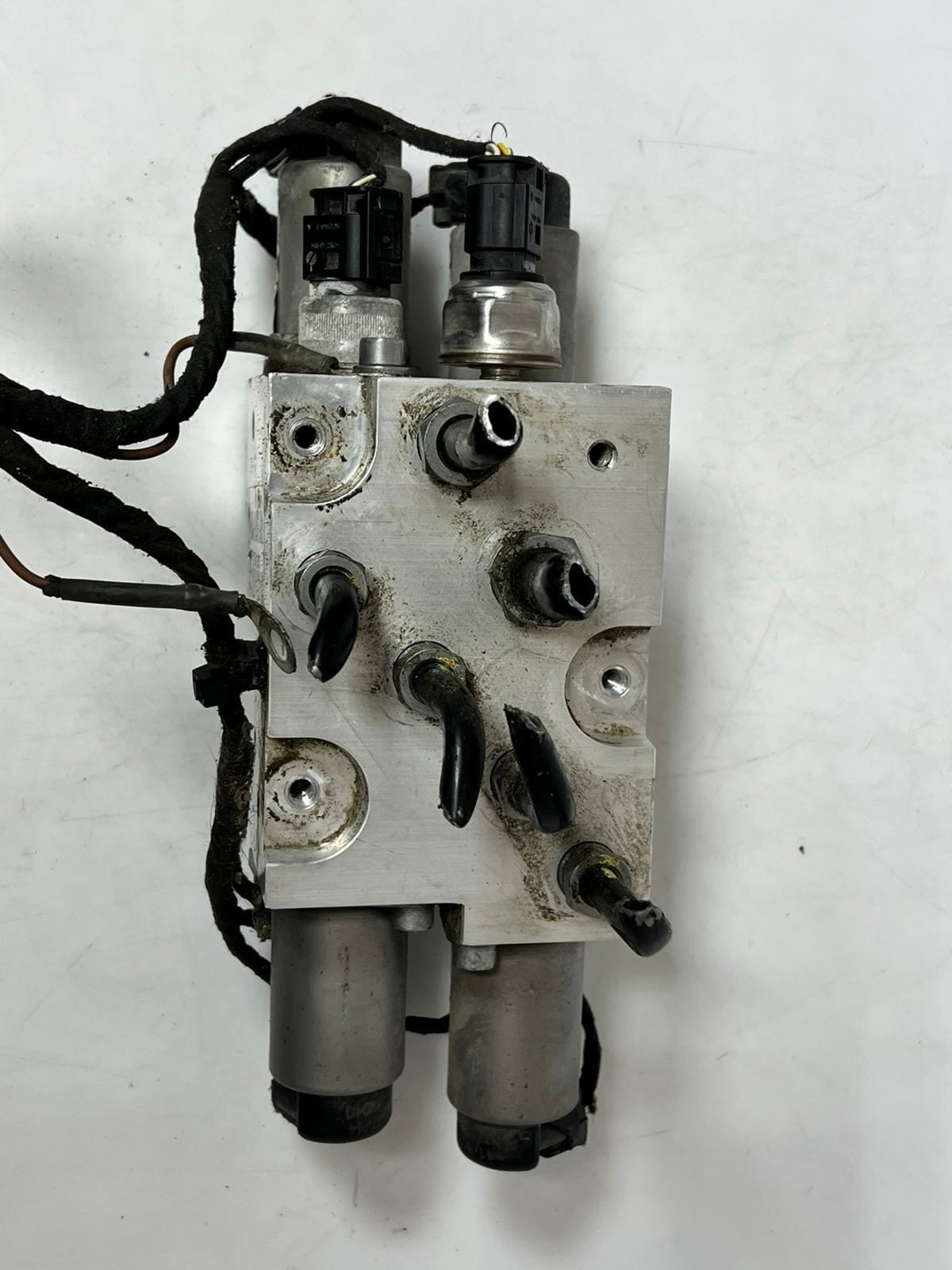 2007-2019 BMW X6 F16 F86 X5 F15 F85 Genuine Valve Block Dynamic Drive 6794578