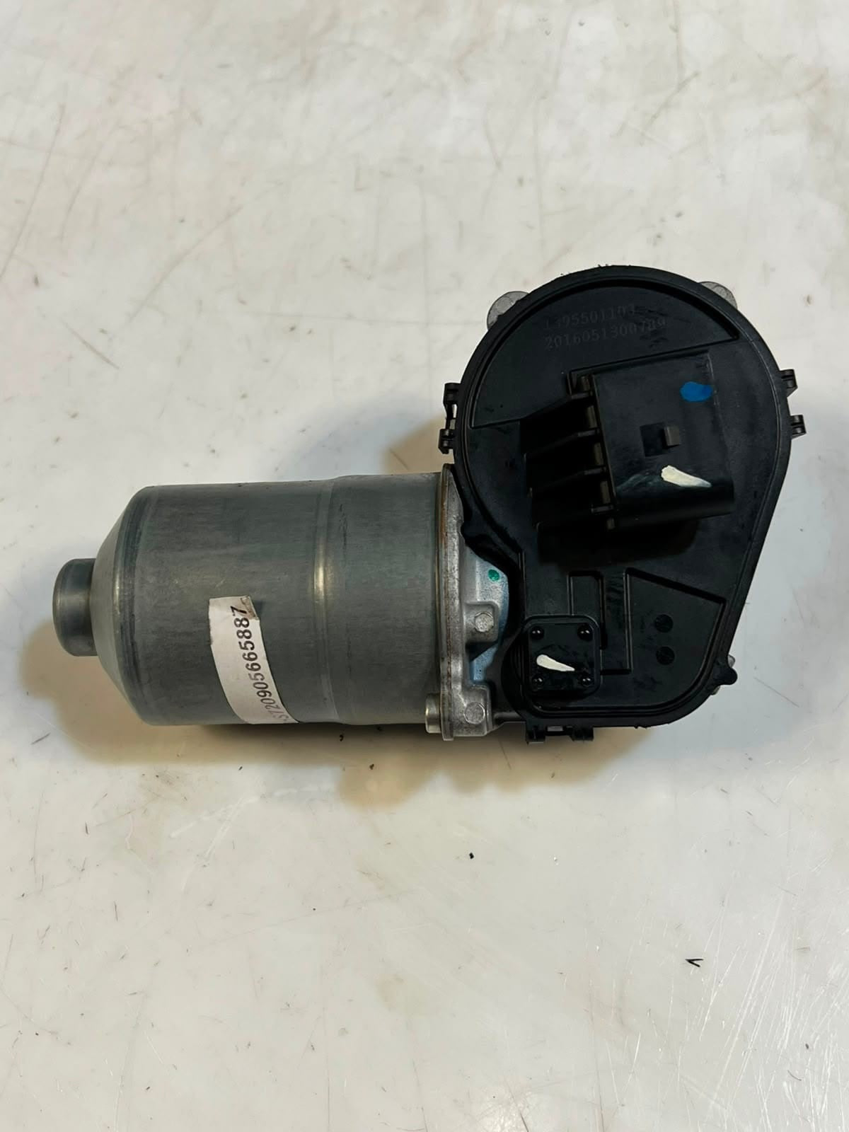 BMW X1 Series F48 RHD Front Windshield Wiper Motor 0390243529 OEM
