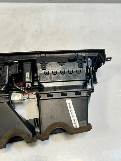 2013-2017 BMW X5 5 Series Gran Turismo F07 Rear Air Vent Grill 1682811 OEM