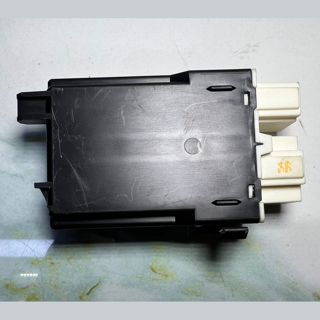 2020-2022 Mercedes GLA250 Seat Control Module A1679008812 W177 A-Class and C118 