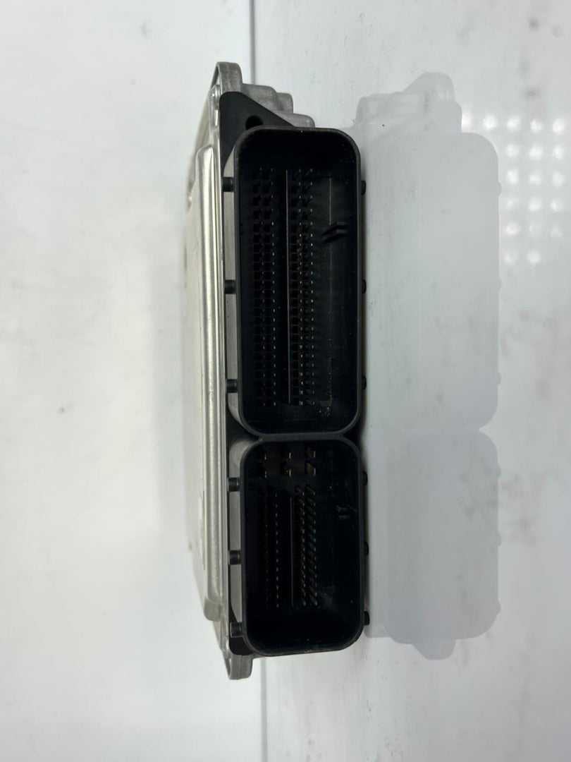 2011 BMW 3 Series E90 318D DDE  Bosch 0281017517 Engine Control Unit 8512043 OEM