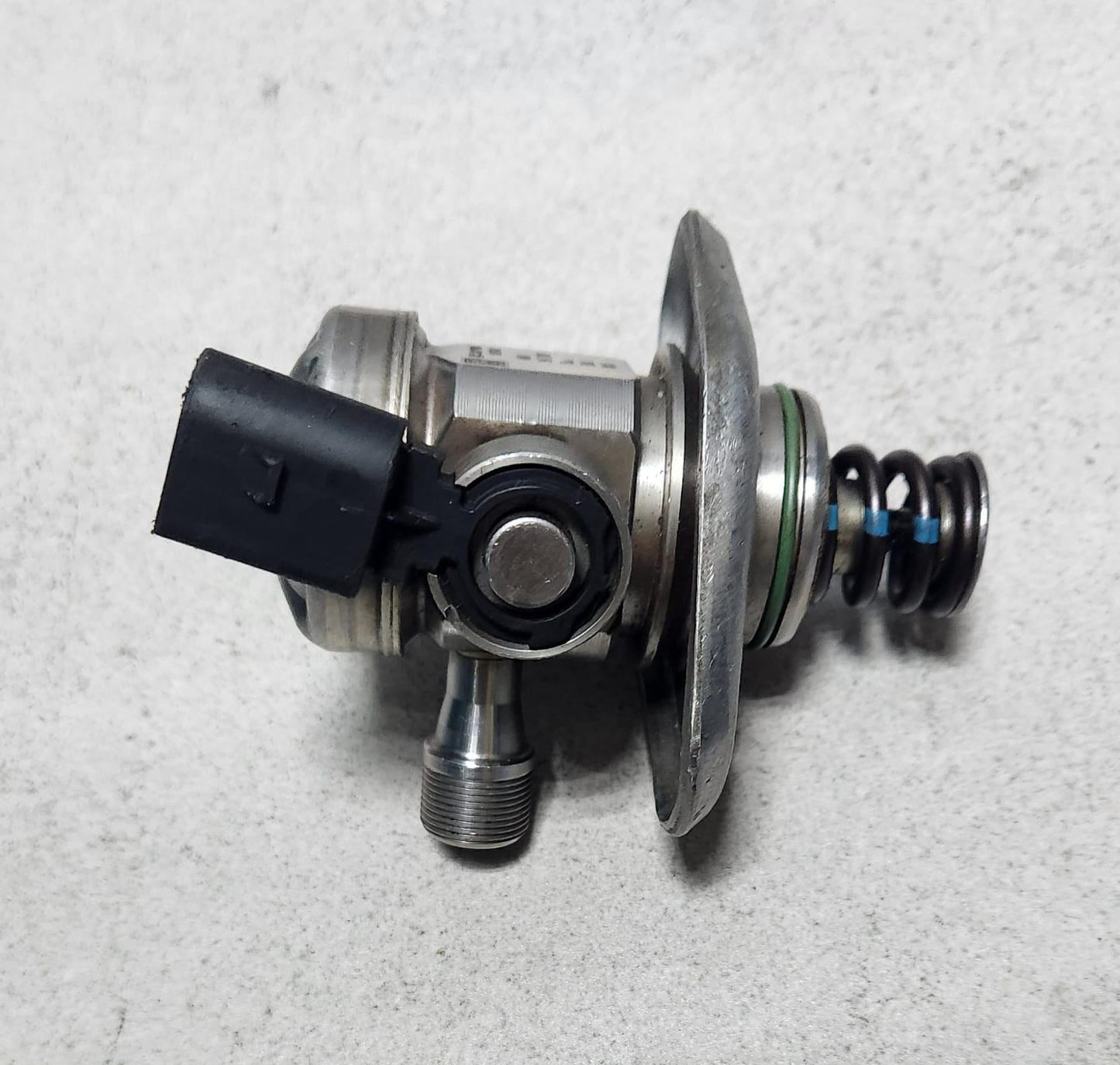 2018 Mercedes-Benz A200 High Pressure Fuel Pump A2820700001  
