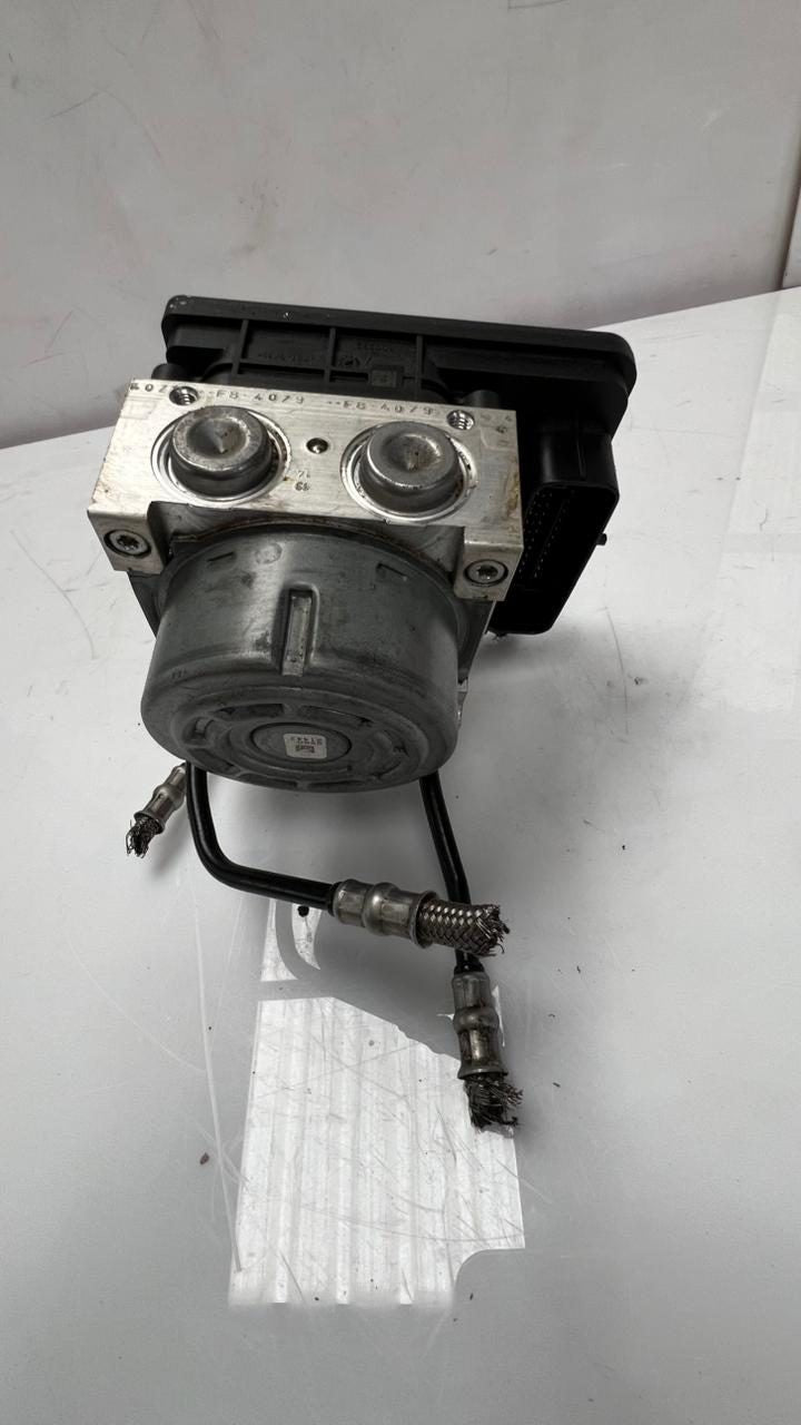 2013-2020 BMW 3 4 Series F32 F33 F36 320i ABS Control Module 6868639-6868640