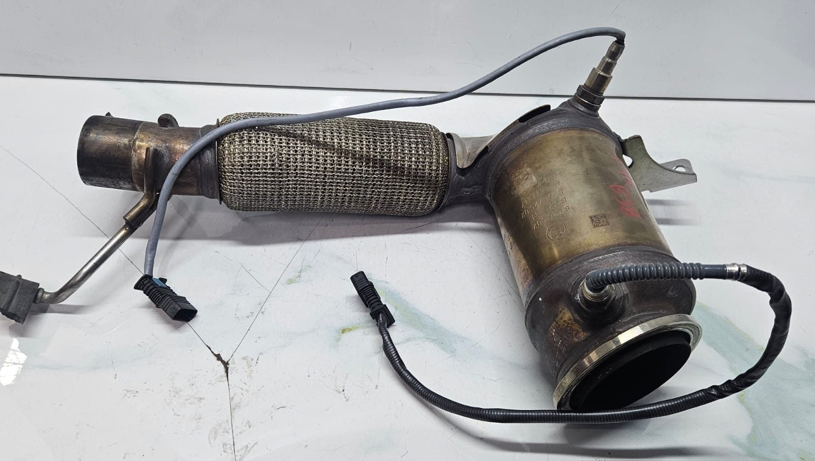 2018-2020 BMW X2 F48 B38 Catalytic Converter 8616302 OEM