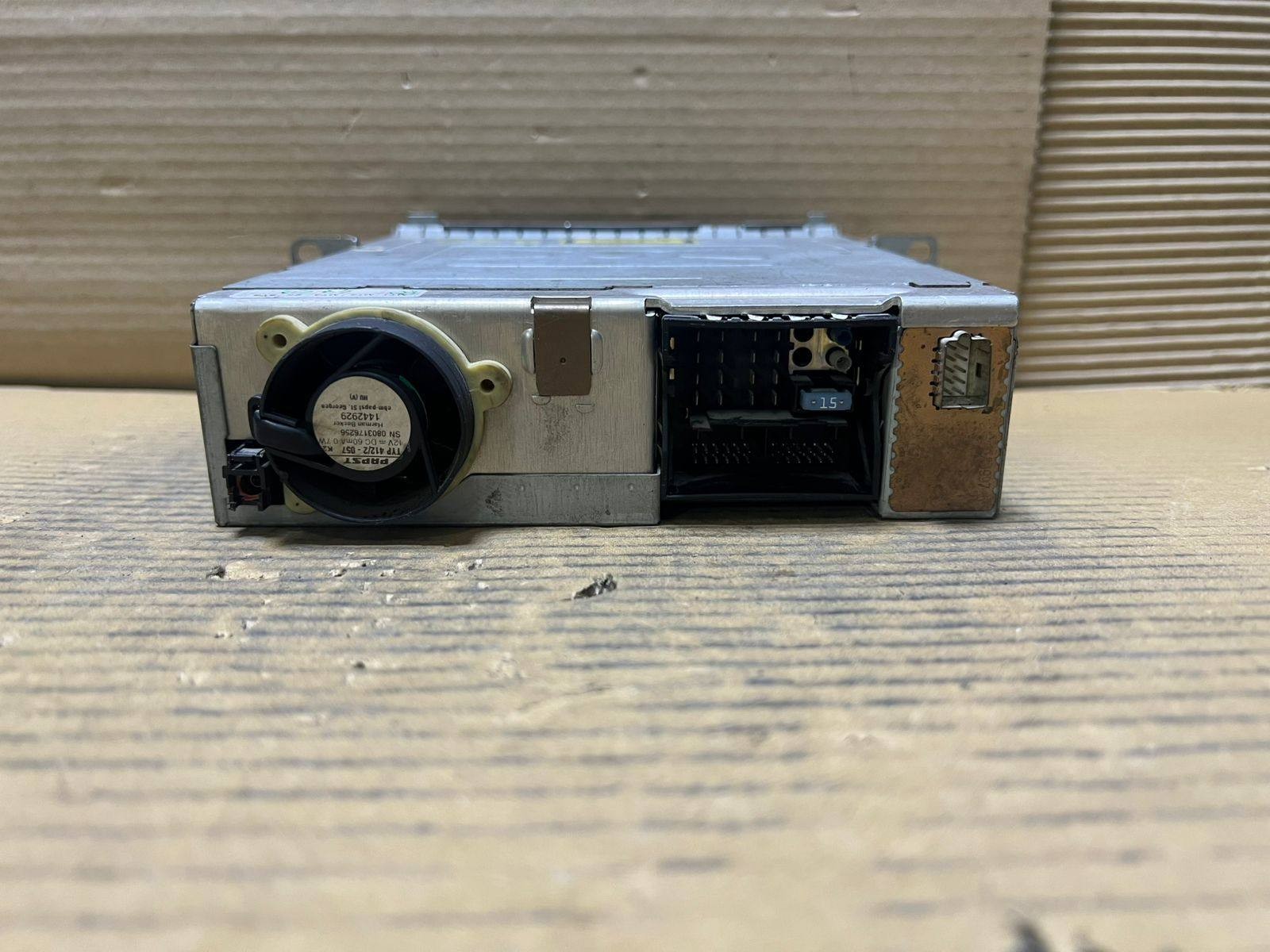 BMW Radio Cd Player Navigation Head Unit 9186211 X5 E70 and X6 E71 