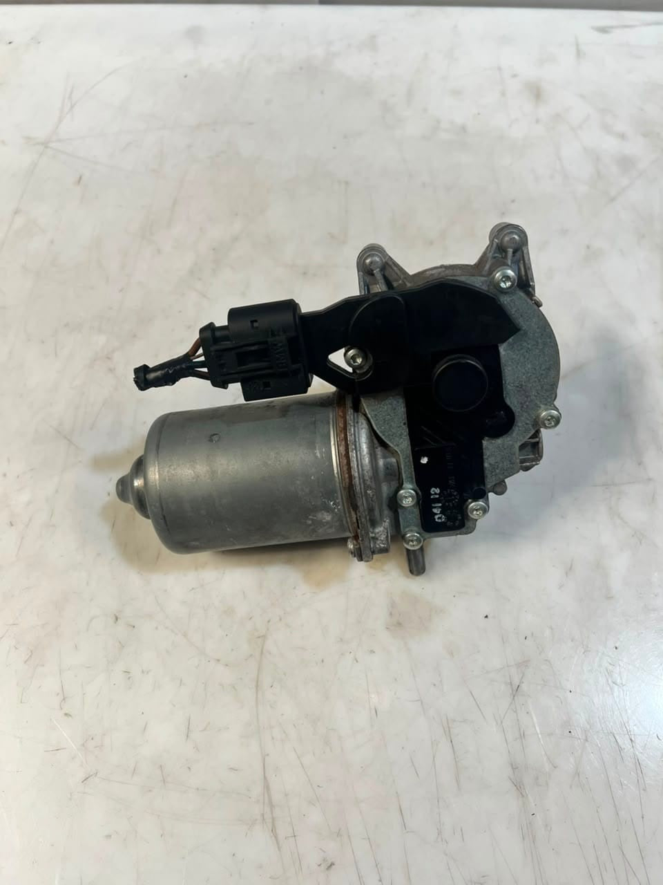 2006-2014 BMW X5 E70 Windshield Wiper Linkage MOTOR 7200536 OEM