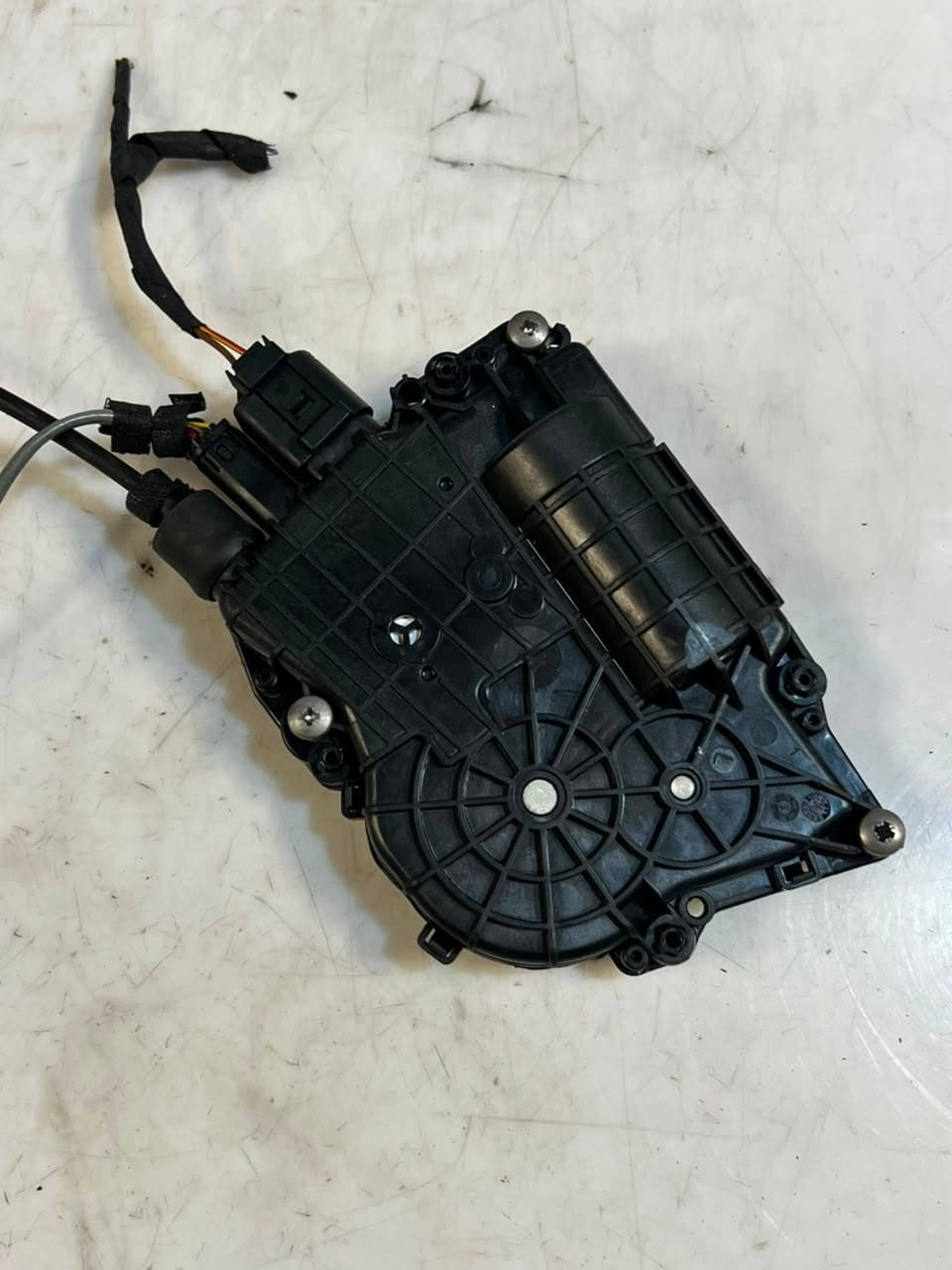 BMW 5' F07 Gran Turismo Door Lock Complete Front Right Auto Soft Close 7148476