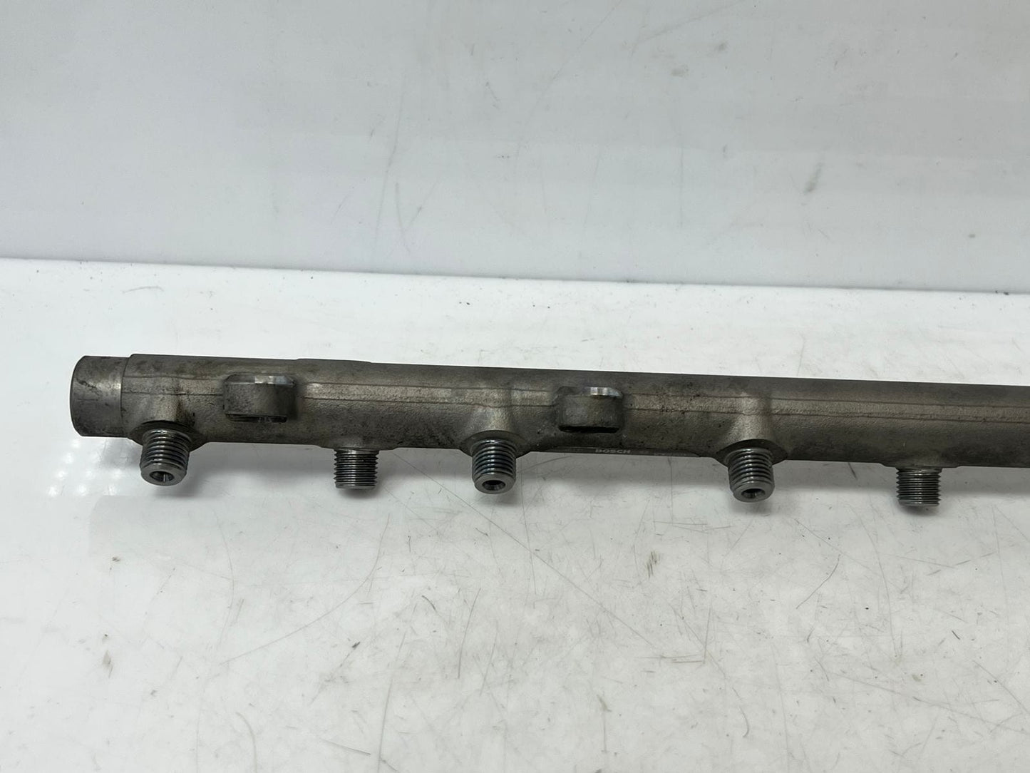 2002-2005 BMW 745i 7 Series E65 E66 E67 E60 E83 X3 Fuel Rail INJECTOR 7795514 