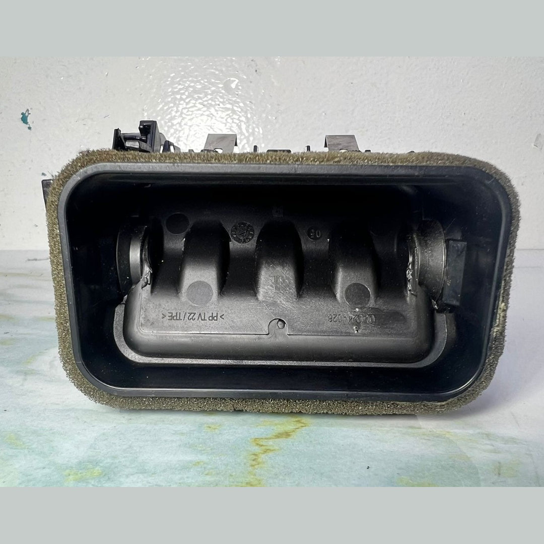 2010-2017 Mercedes-Benz C250 Dashboard Air Vent Grill A2048301254 W204 C-Class