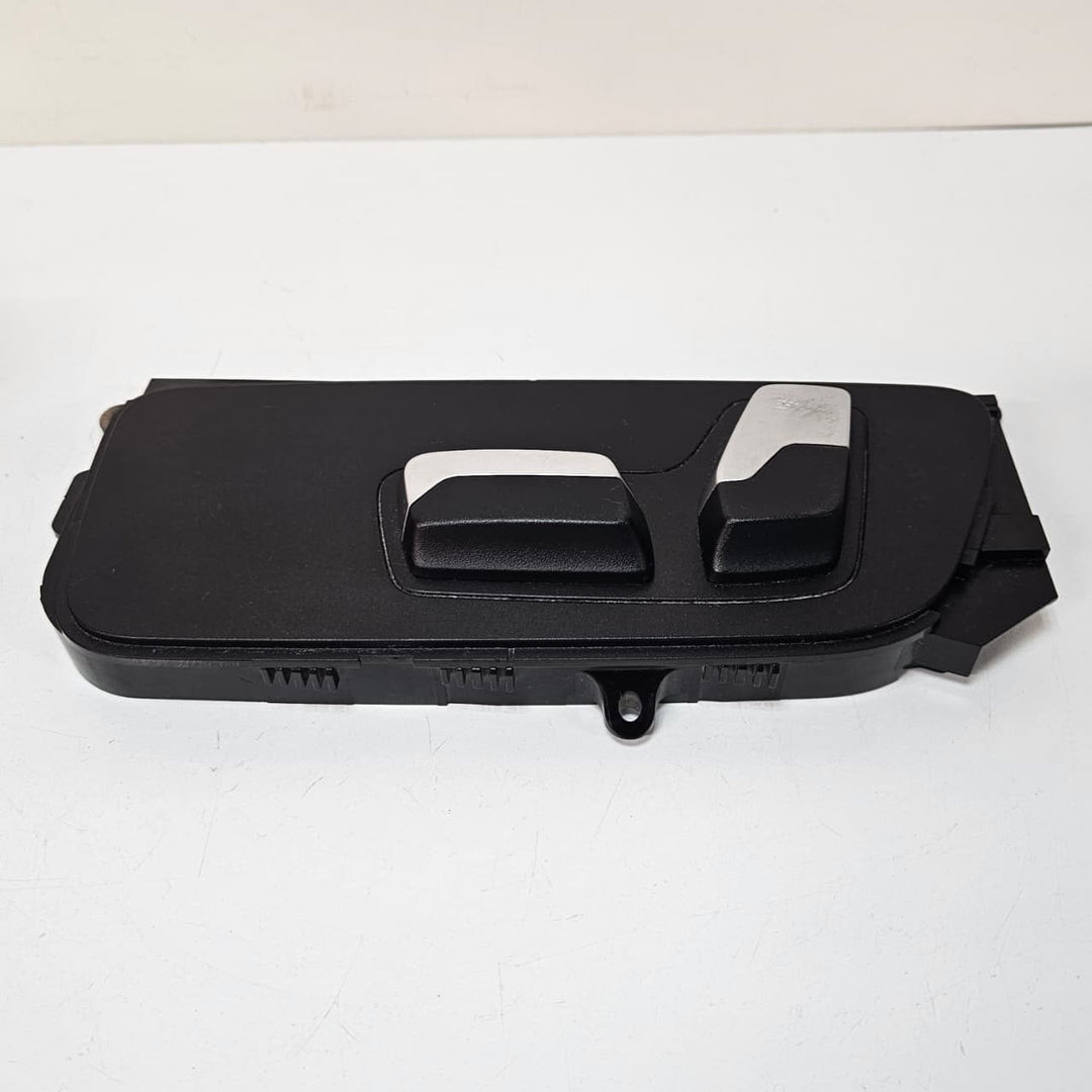 2022 BMW  3 Series G20 i4 G26 Front Left Seat Control Switch 9390105
