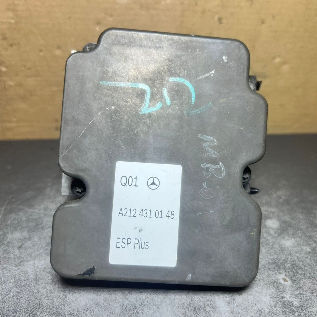13-16 Mercedes W212 E-Class ABS Anti Lock Brake Pump Module A212 4310148 OEM