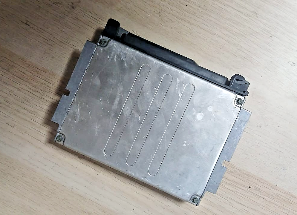 BMW 5 Series E39 UCE Engine Housing Control Unit OEM 1429973