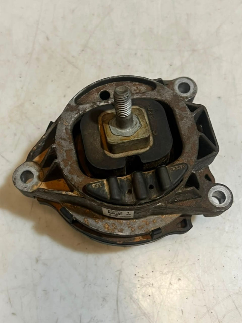 2013-2016 BMW X3 F25 X4 F26 2.0L Engine Mount Left 6868489 OEM