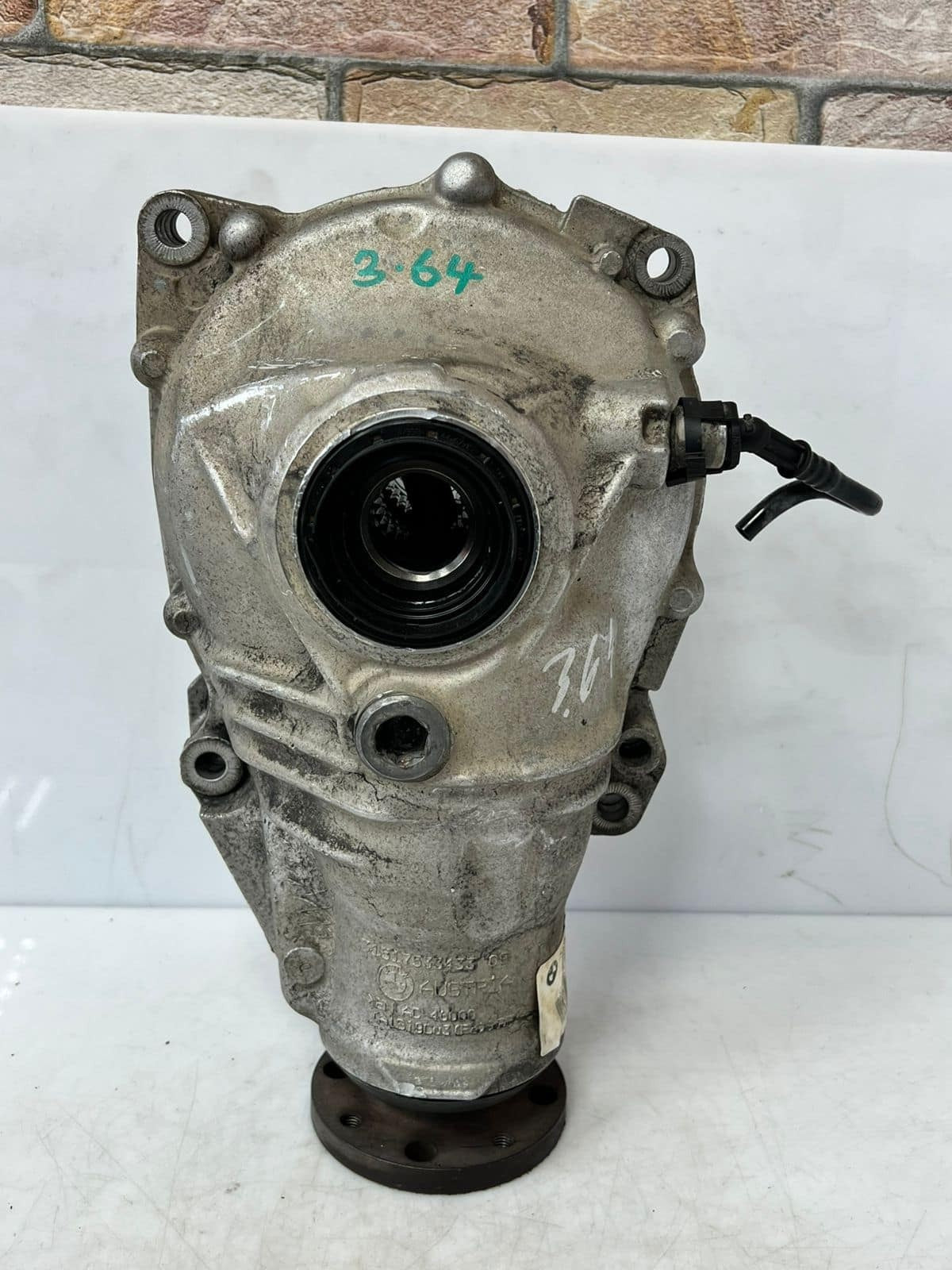 2010-2015 BMW X1 E84 E90 E91 E92 F30 F31 Front Differential 7572051 OEM 3.64