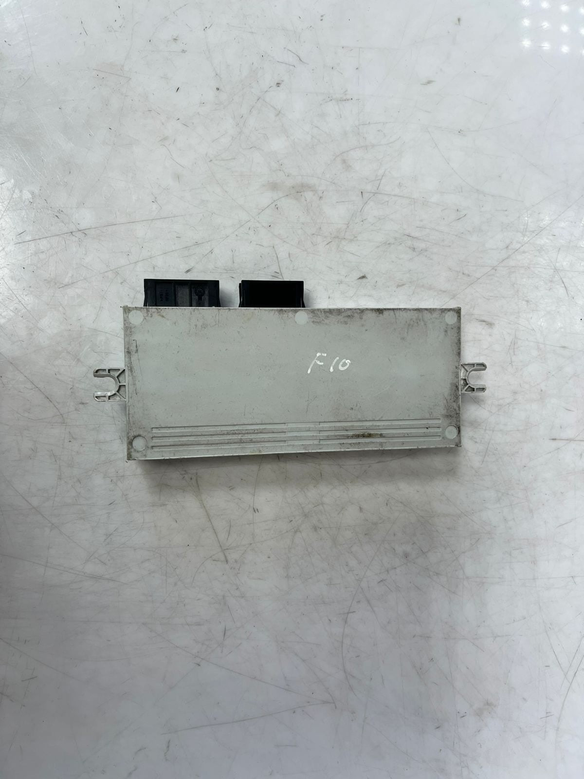 BMW  F11 5 Series Touring Tailgate Control Unit 7333939 oem
