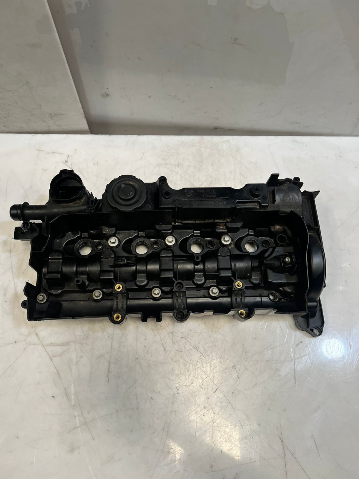 BMW F20 F22 F21 E90 E91 E92 E93 Cylinder Head Valve Cover 8589941 OEM