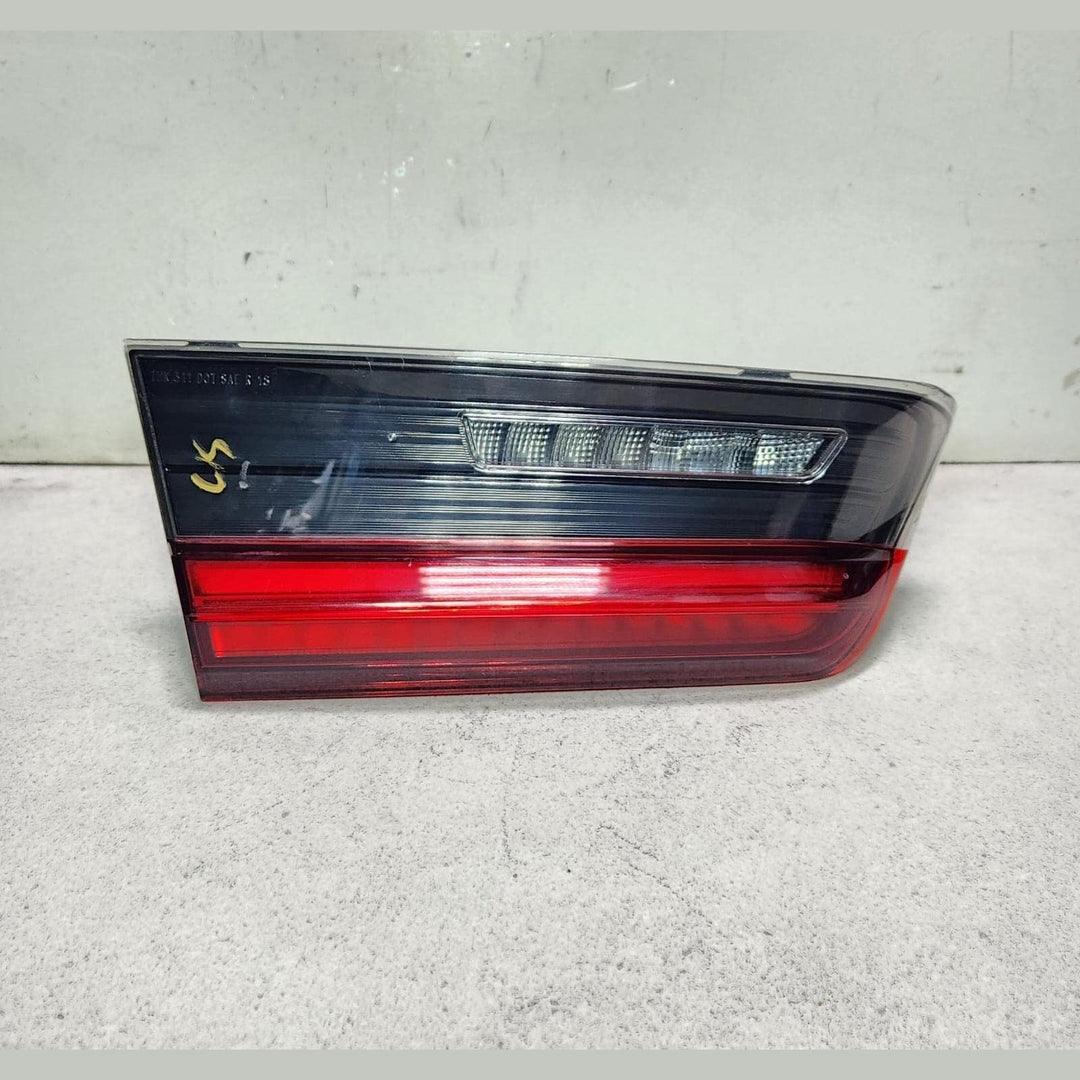 2019 BMW 330i TRUNK Tail Light 7495089 3 Series G20 G21 LEFT INNER