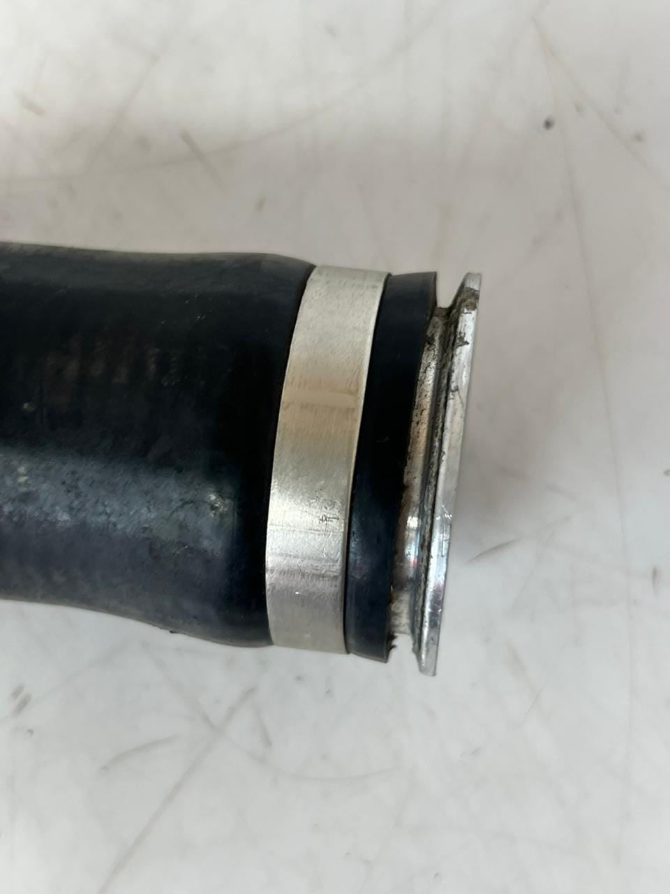 2008-2018 BMW 5' F07 F10 F11 7' 750i X5 X6 N63 Air Intake Duct HOSE 7575408 OEM