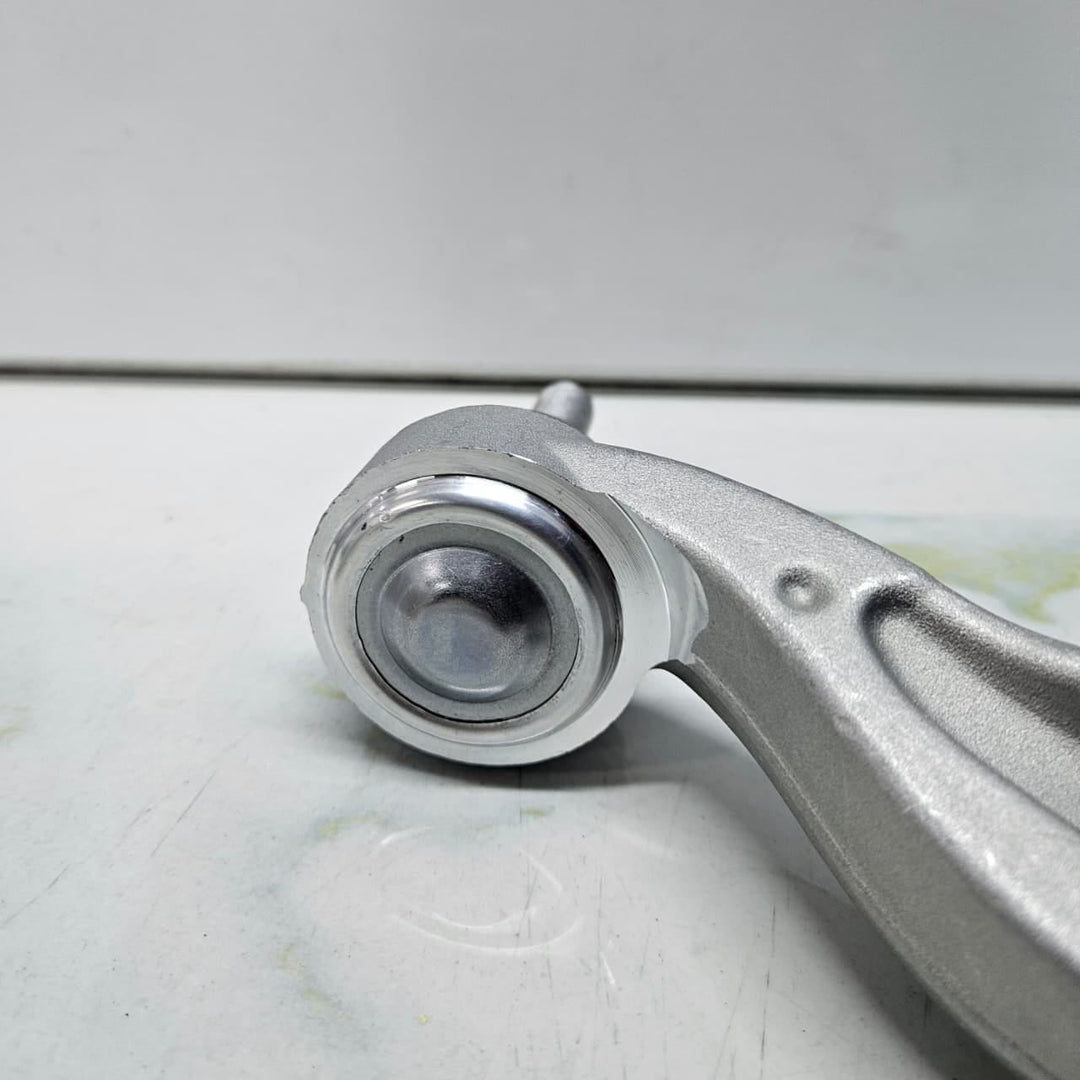 BMW G20 320i 325i Tension Strut Hydraulic Mount Right Hydraulic 6894672 New