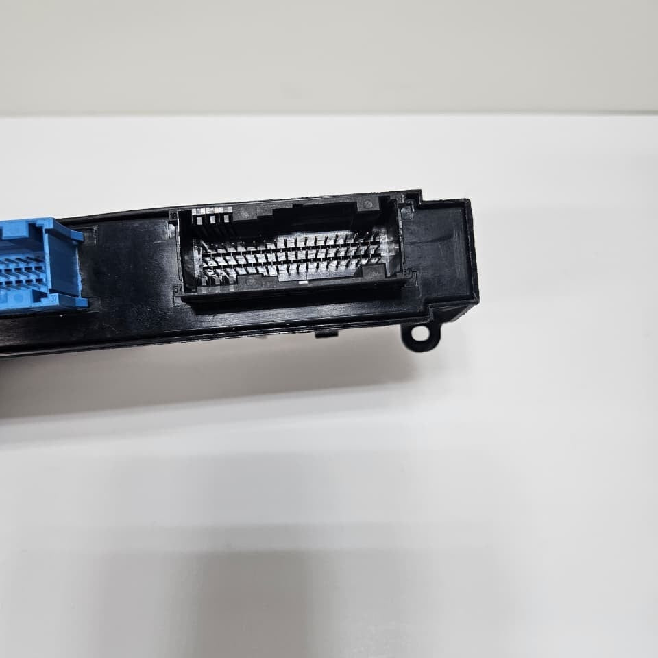 09-12 BMW E70 X5 X6 Basic Body Control Module Junction Fuse Box 9192740-01 OEM