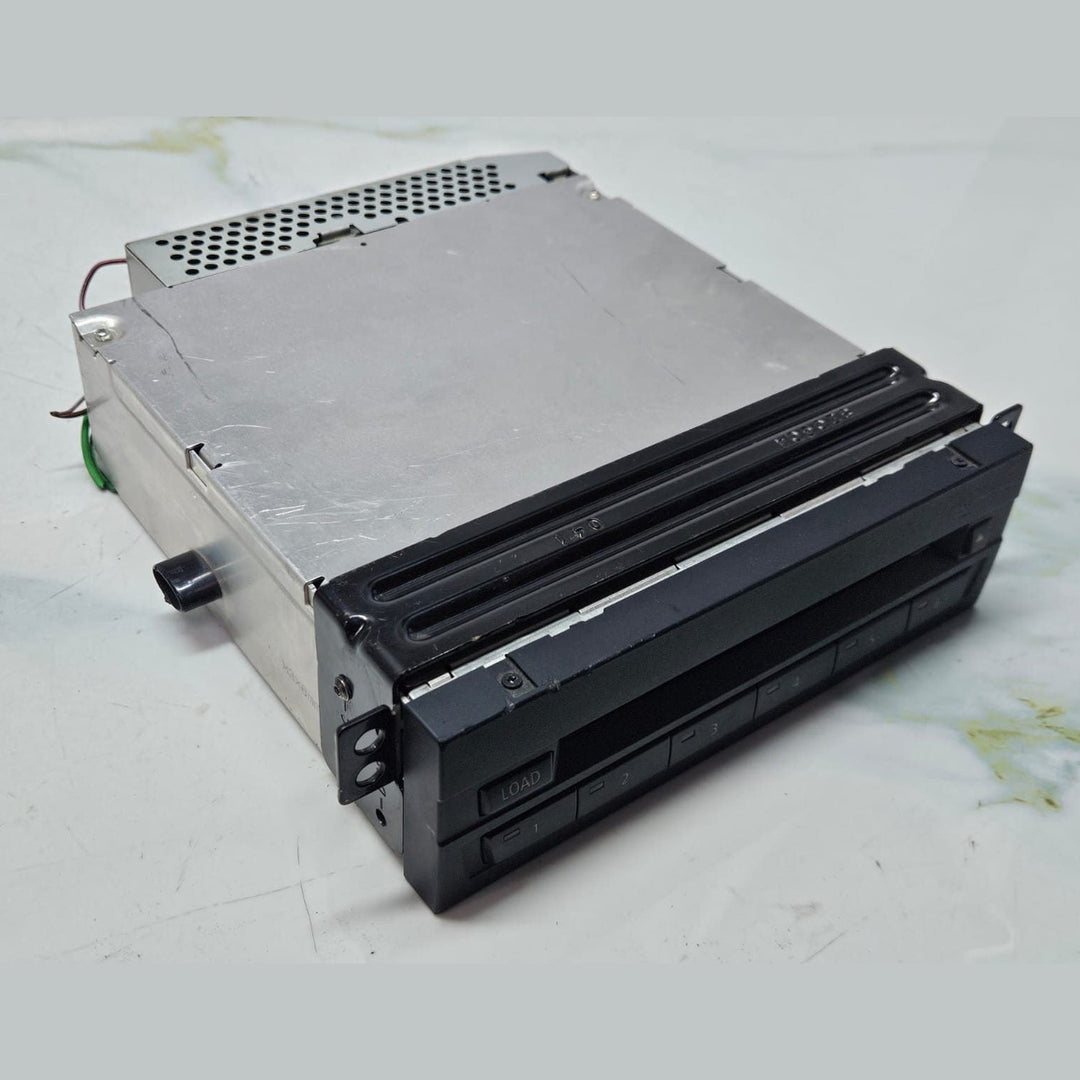 2006-2010 BMW X5 E70 and X6 E71 Cd Changer 9209758 OEM